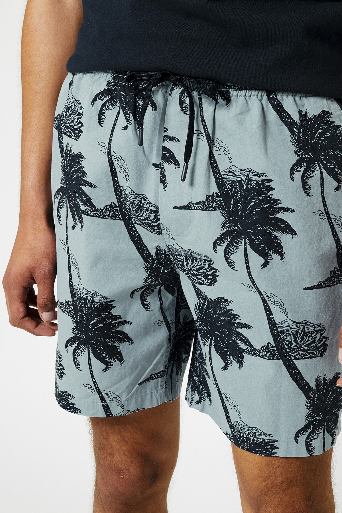 Short Nash image number 3