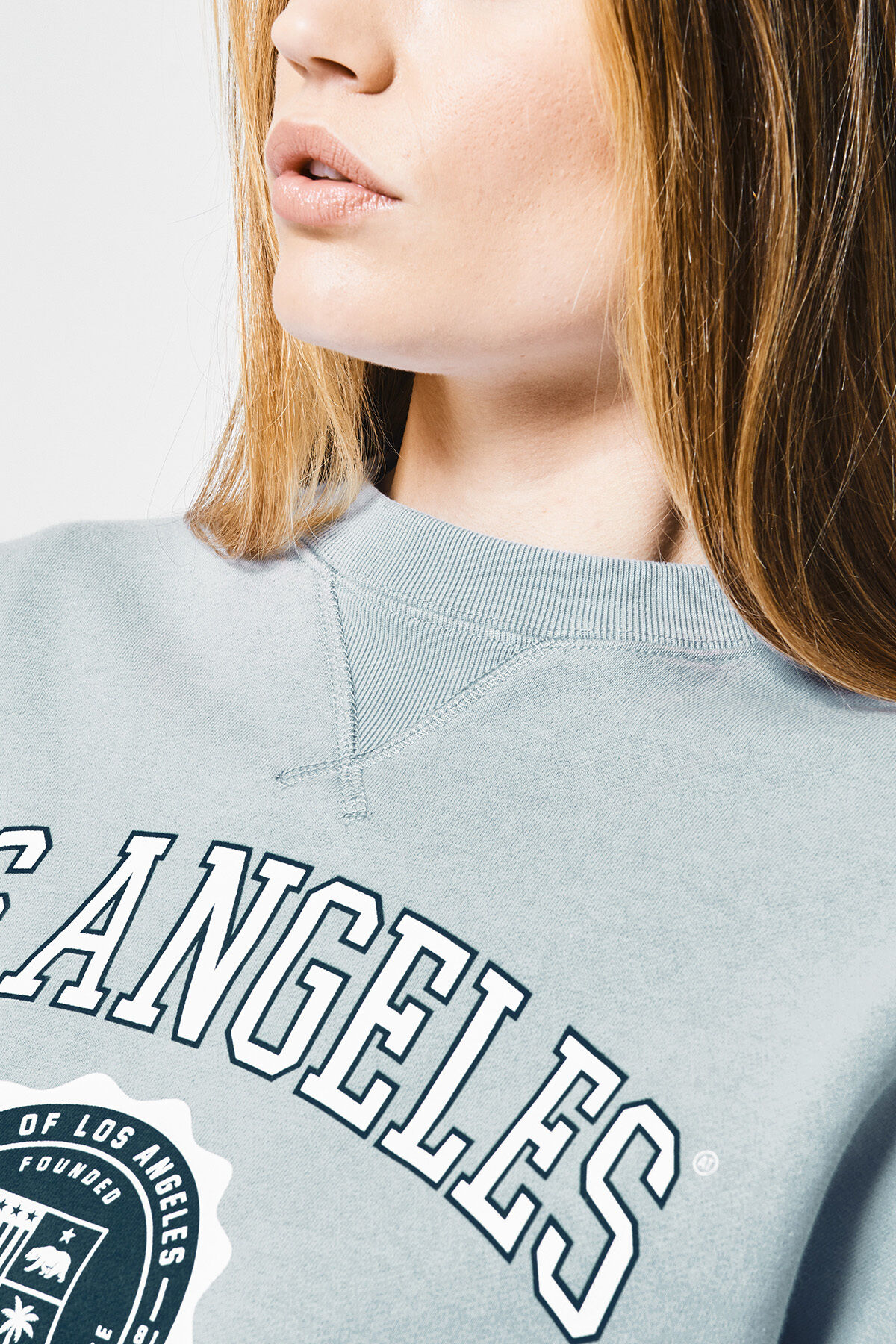 Sweater Sue image number 3