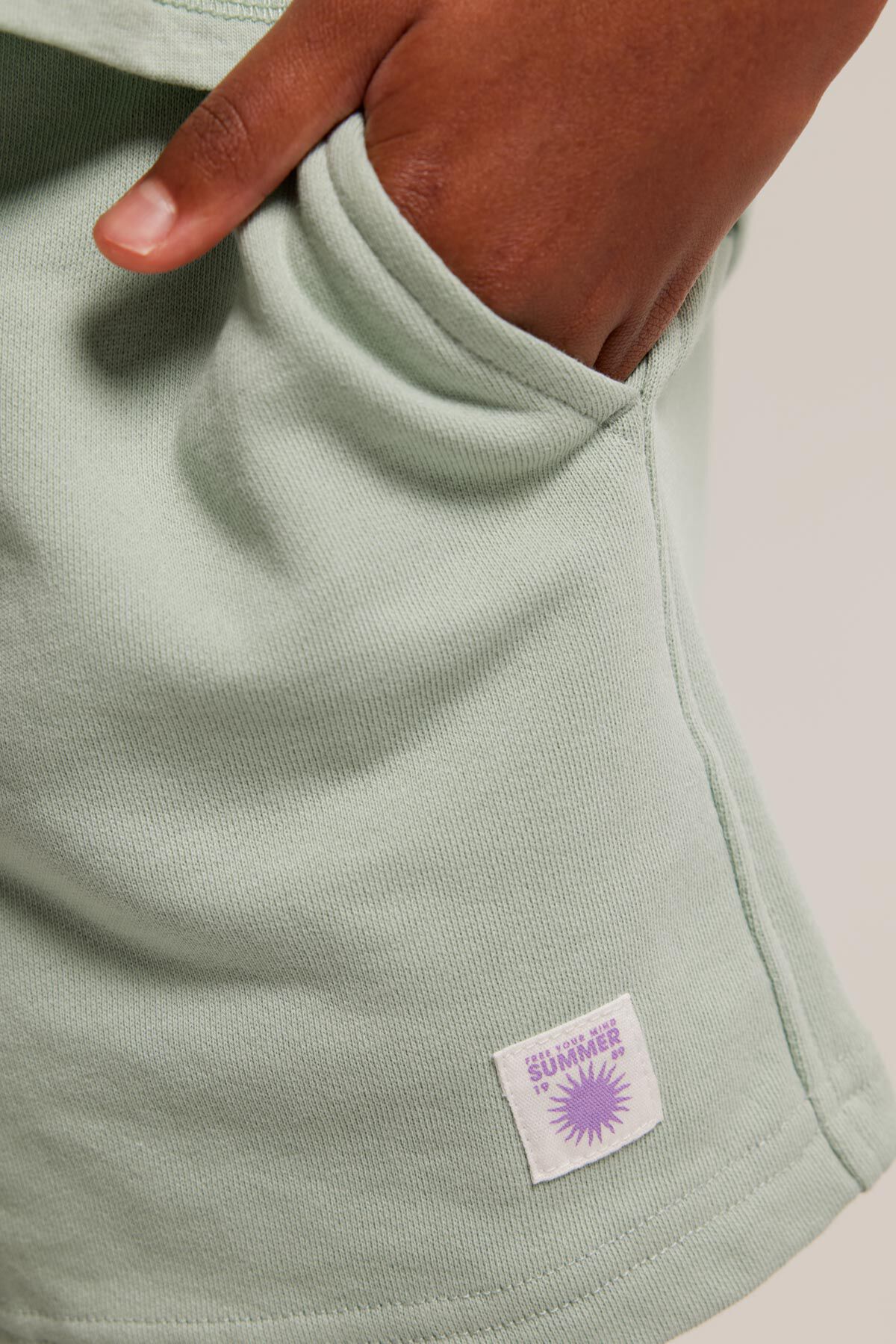 Short Noel JR image number 3