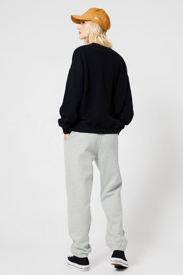 Sweater Sue image number 2