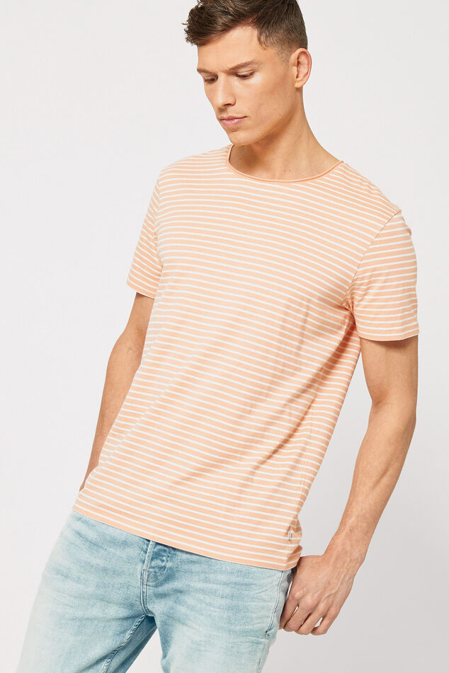 T-shirt Took image number 0