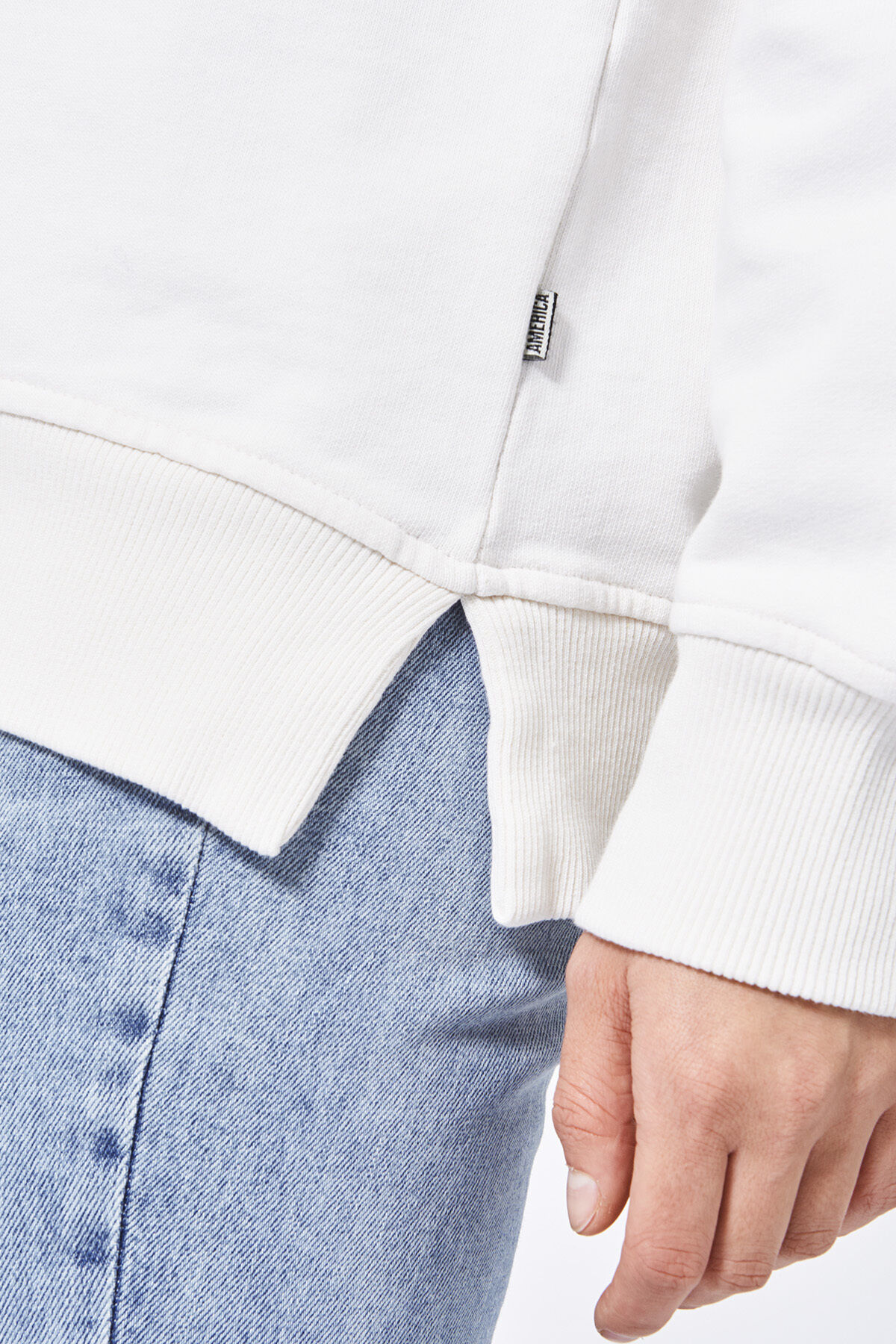 Sweater San image number 3