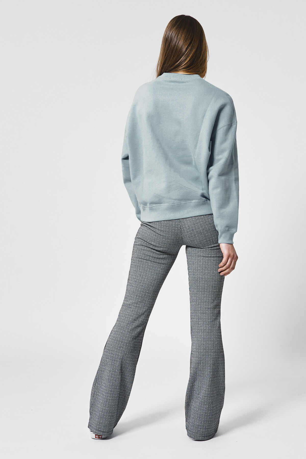 Sweater Sue image number 2