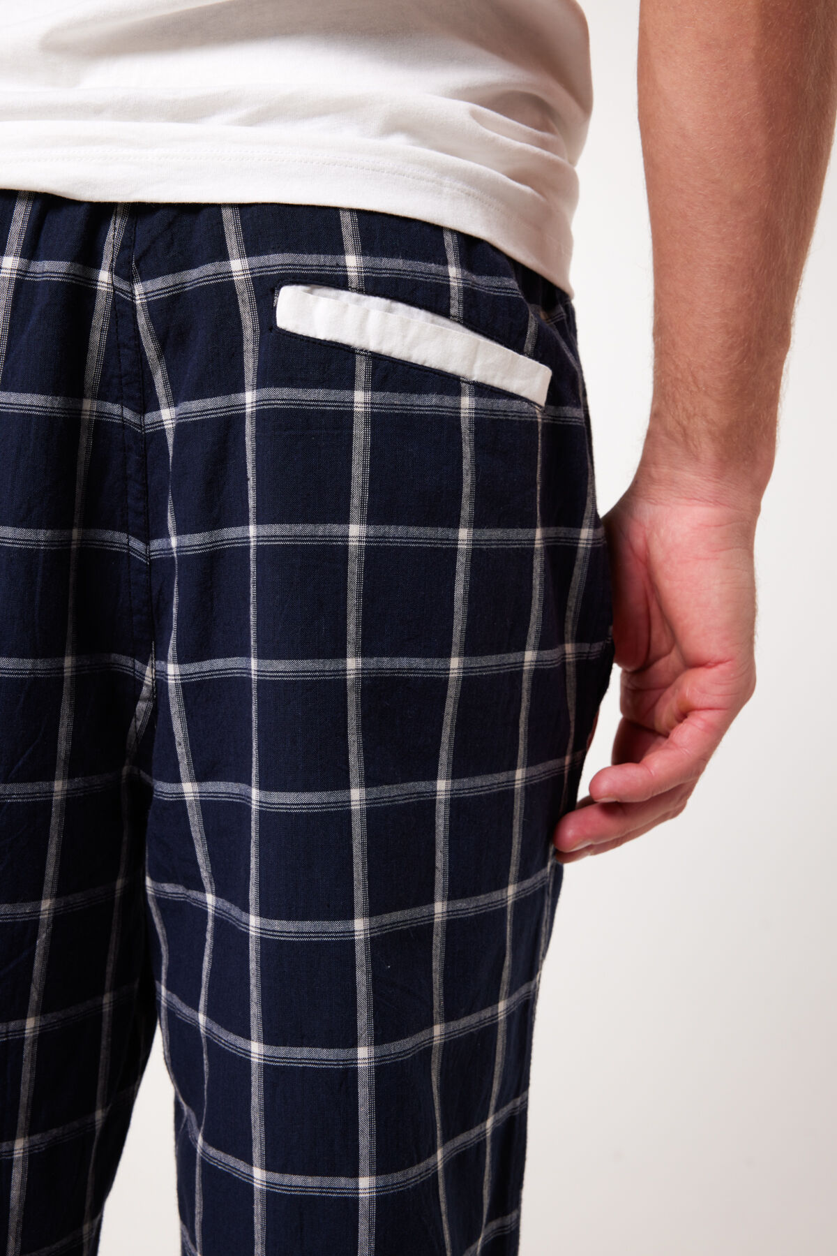 Loungepants Lake image number 3