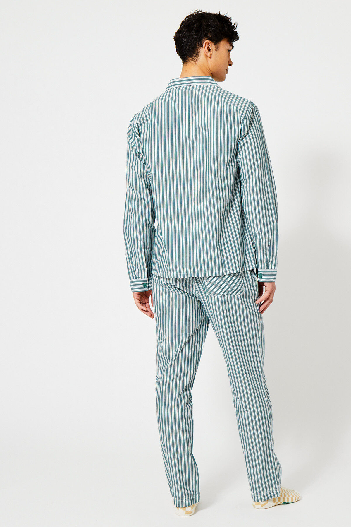 Loungepants Lake image number 2