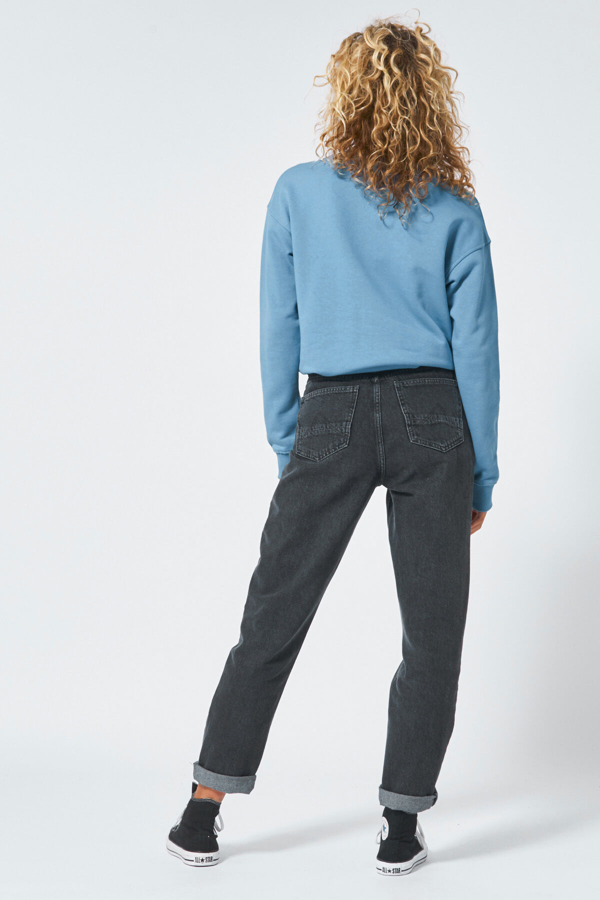 Sweater Suzy image number 2