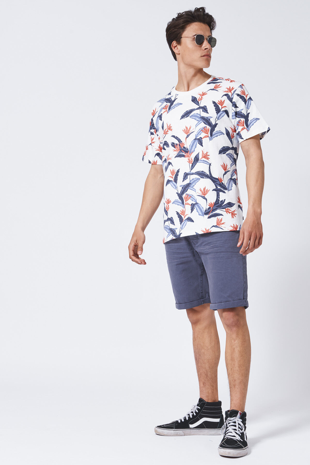 T-shirt Edwald Flower image number 1