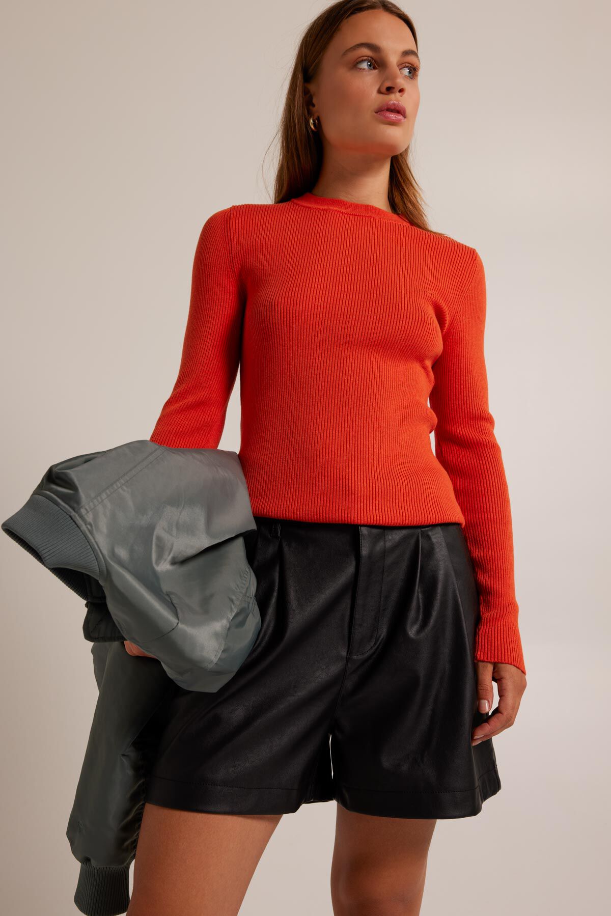 Short Neomy image number 0