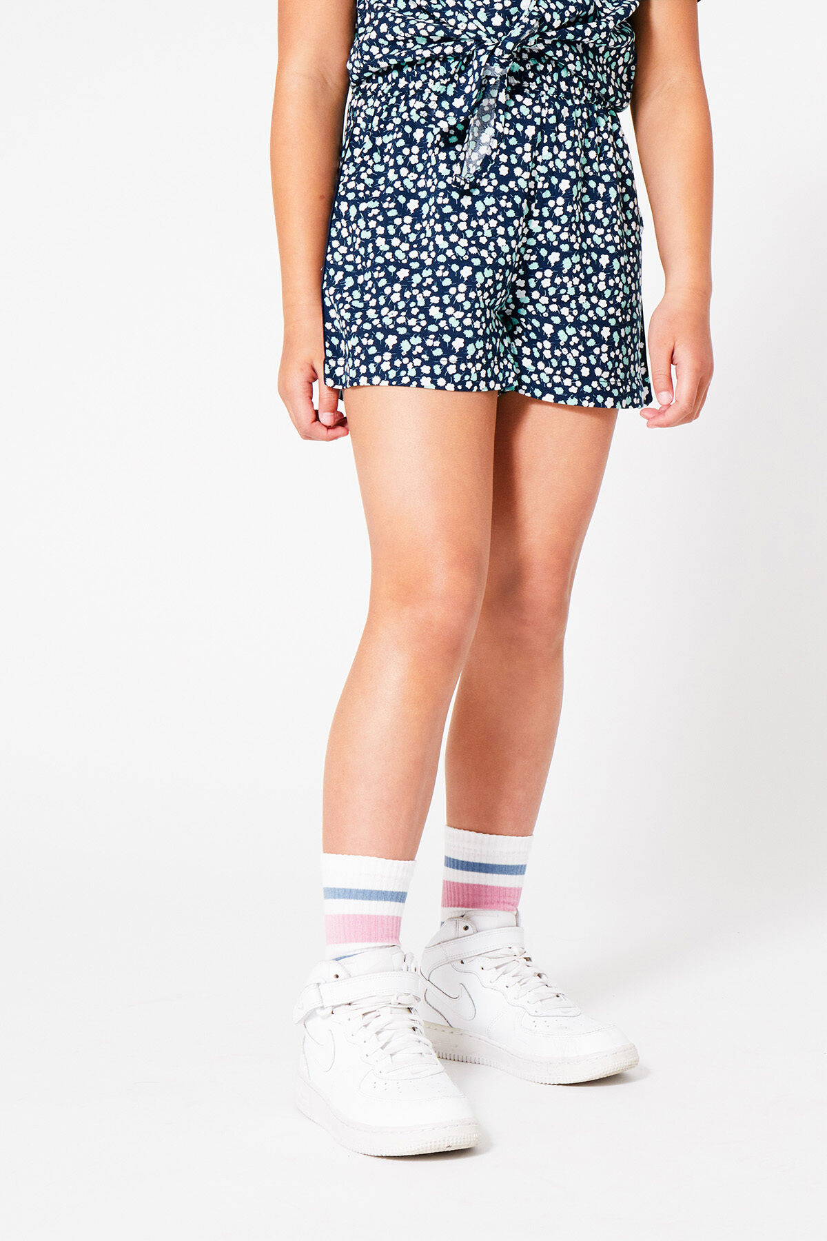 Short Nina JR image number 1