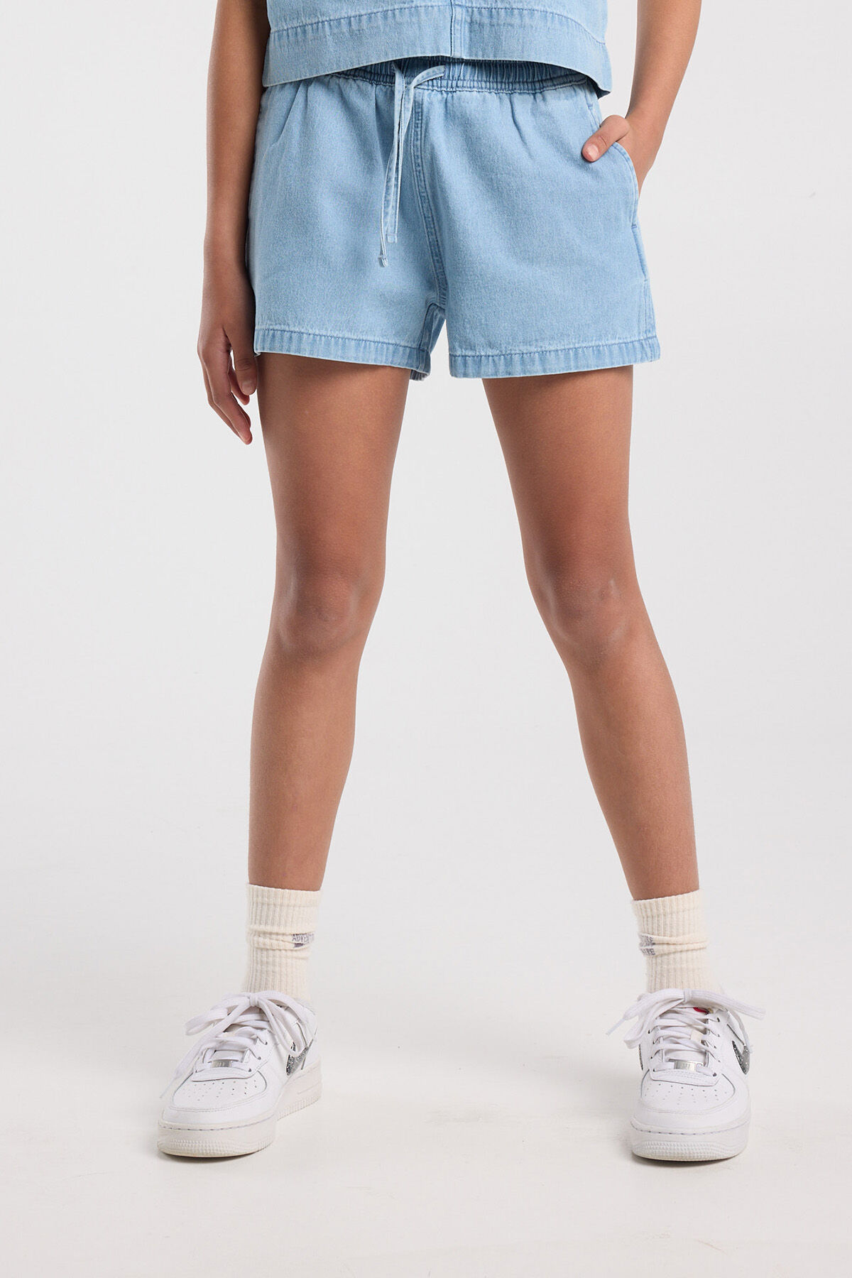 Naomi JR image number 0