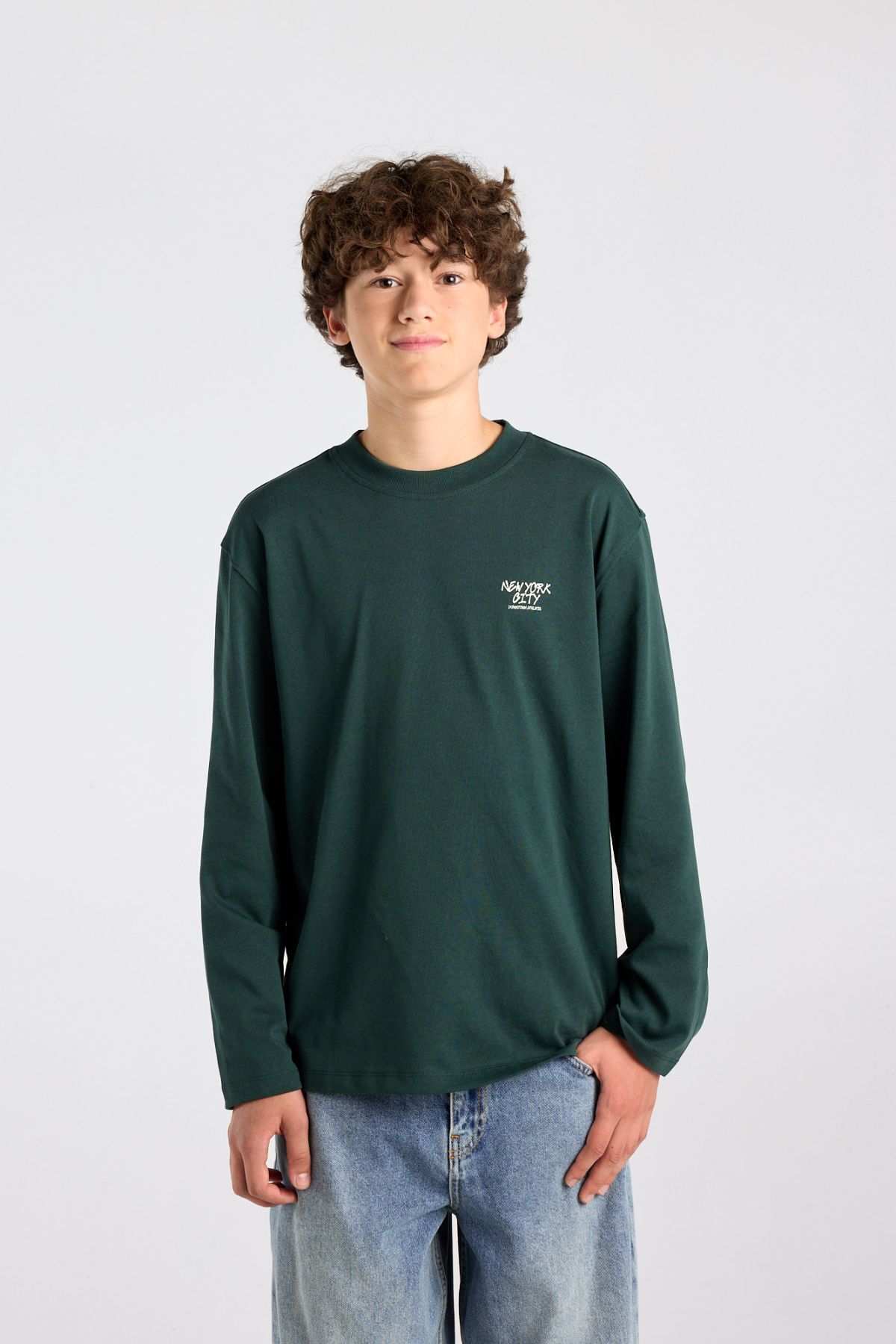 Levin Jr image number 0