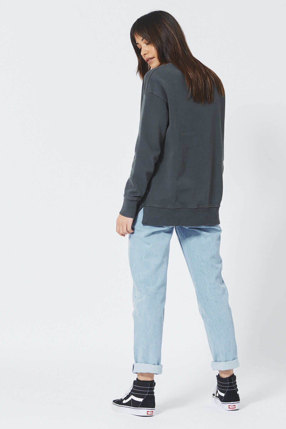 Sweater San image number 2