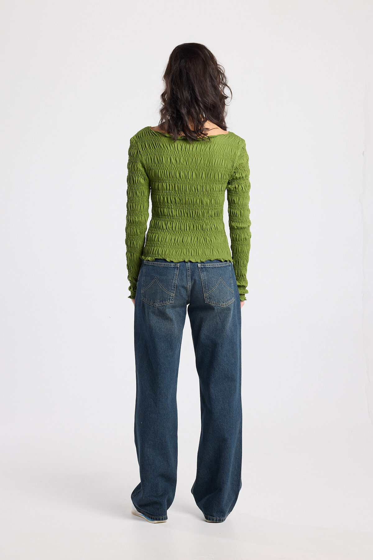 Lesley image number 2