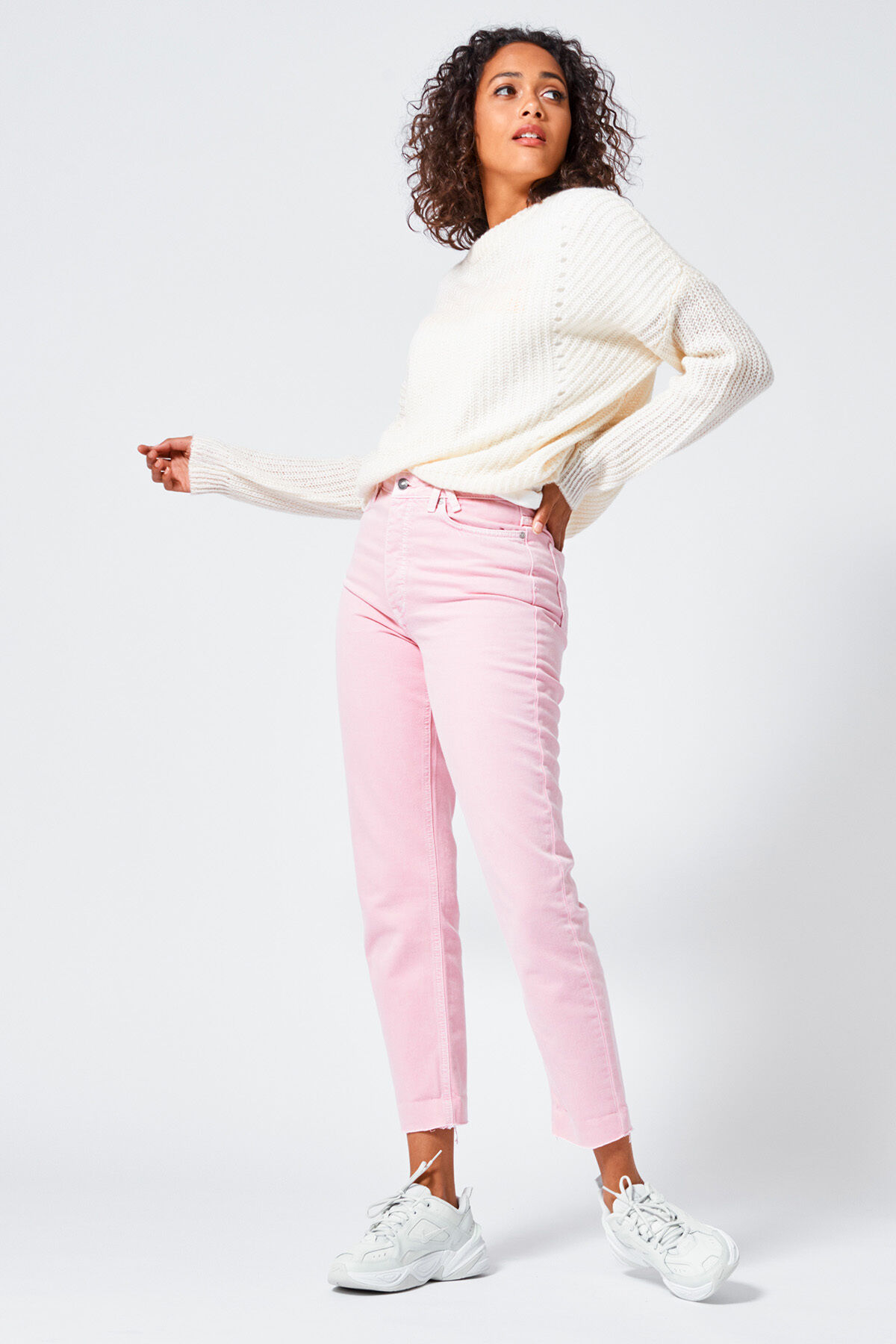 Pull Khloe image number 0