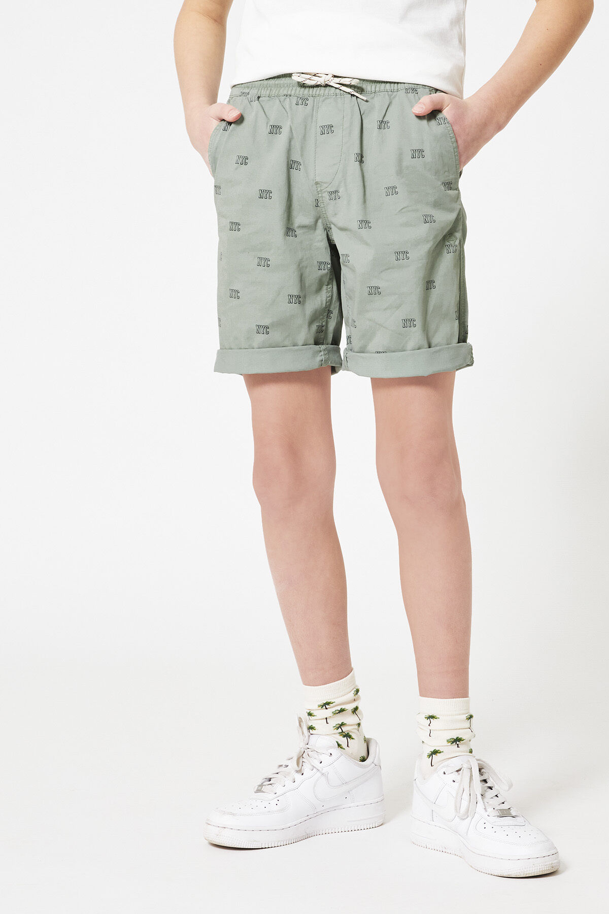 Short Nixon jr image number 1