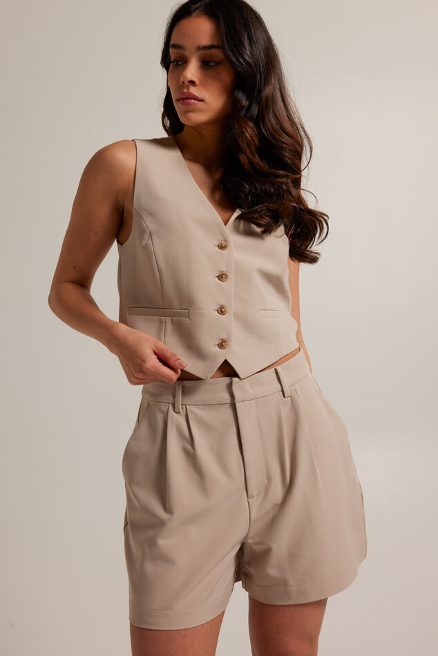 Short Noemi image number 0