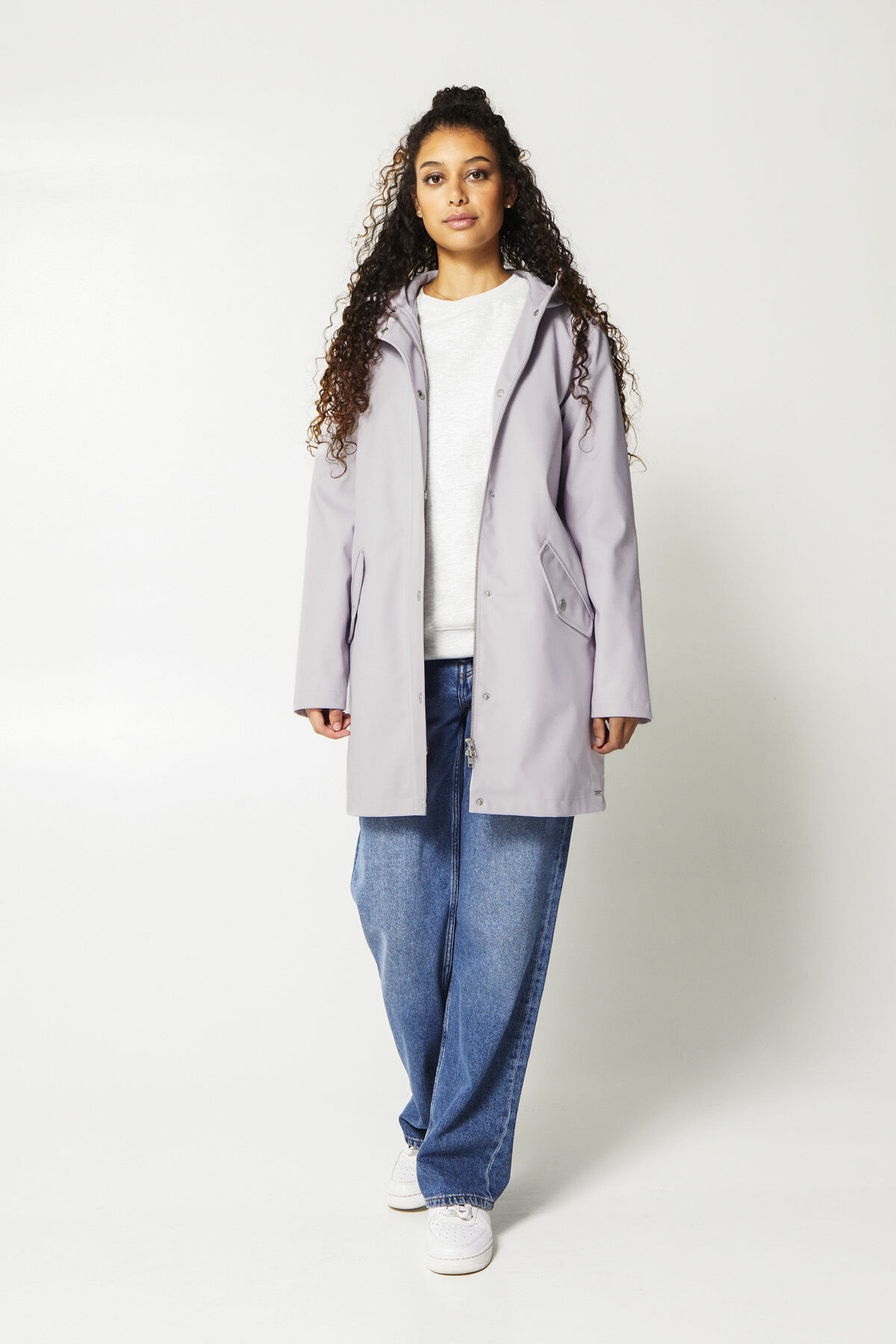 Imperm&eacute;able Janice image number 1