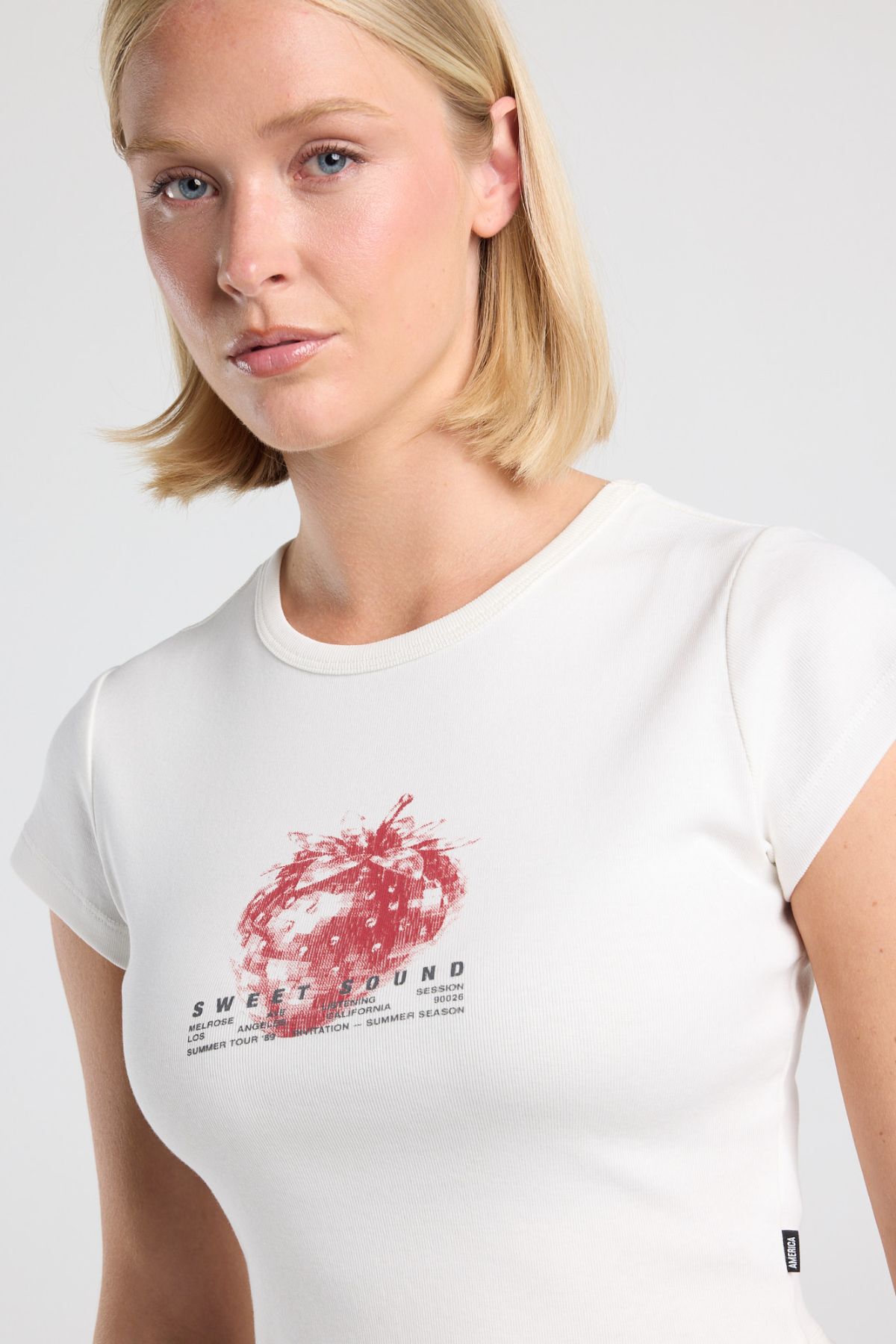 Elara image number 3