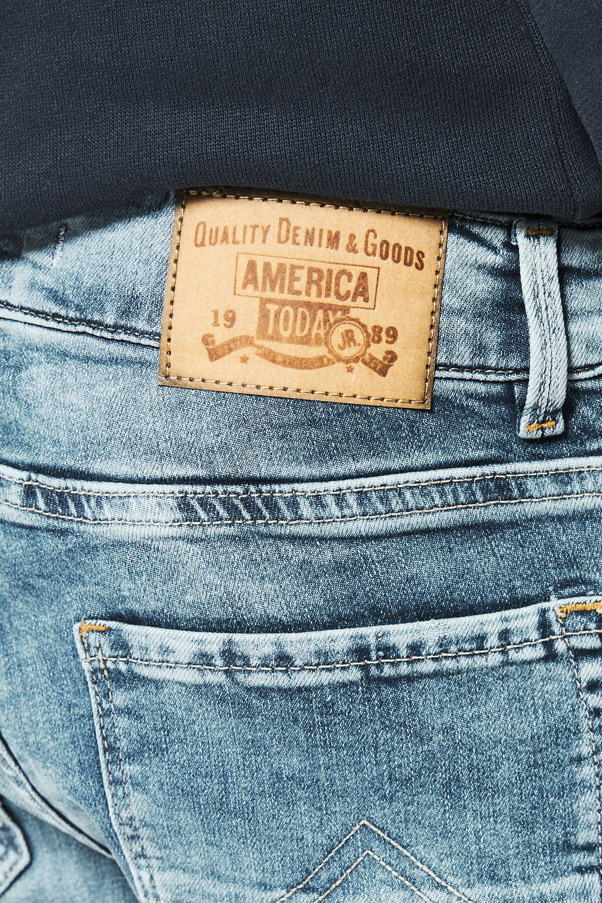 Jeans Keanu Jr. image number 3