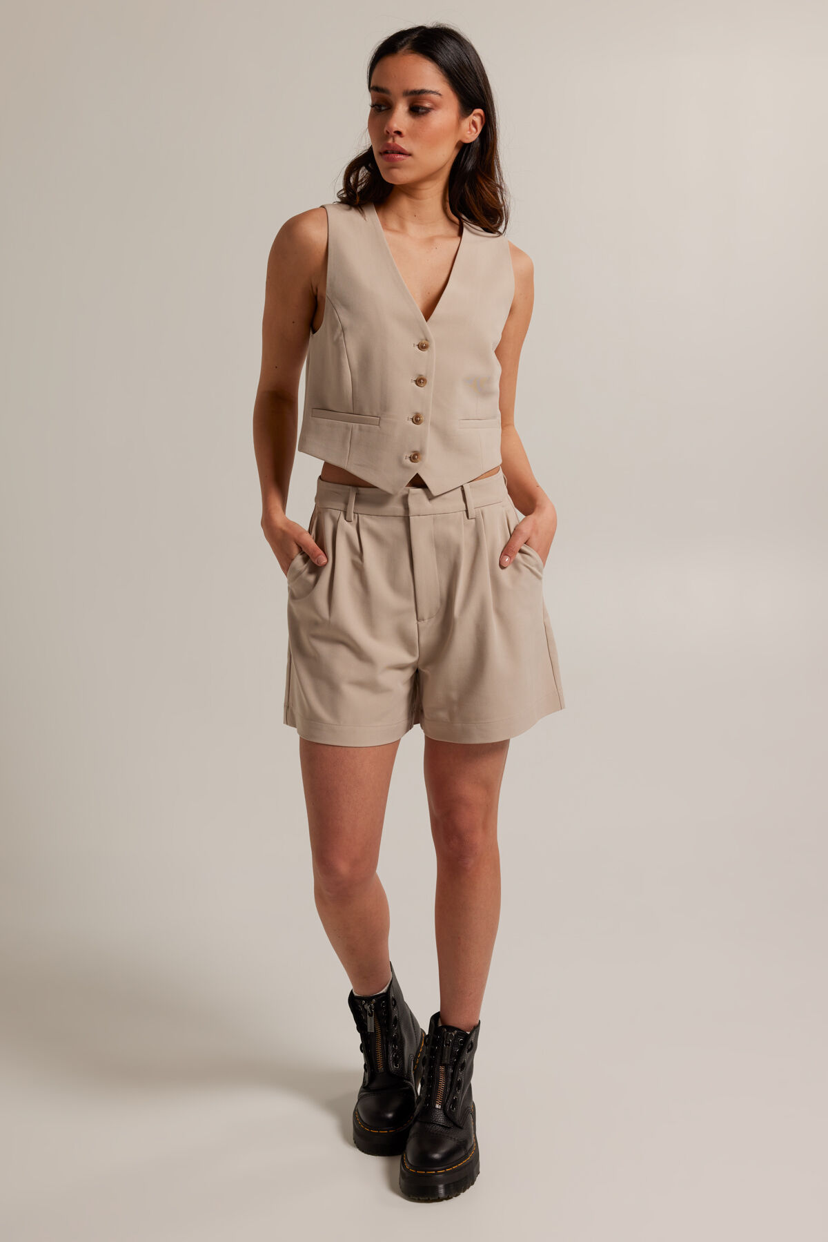 Short Noemi image number 1