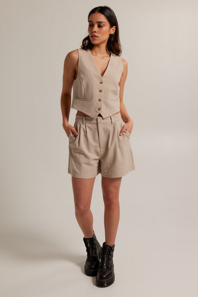 Short Noemi image number 1