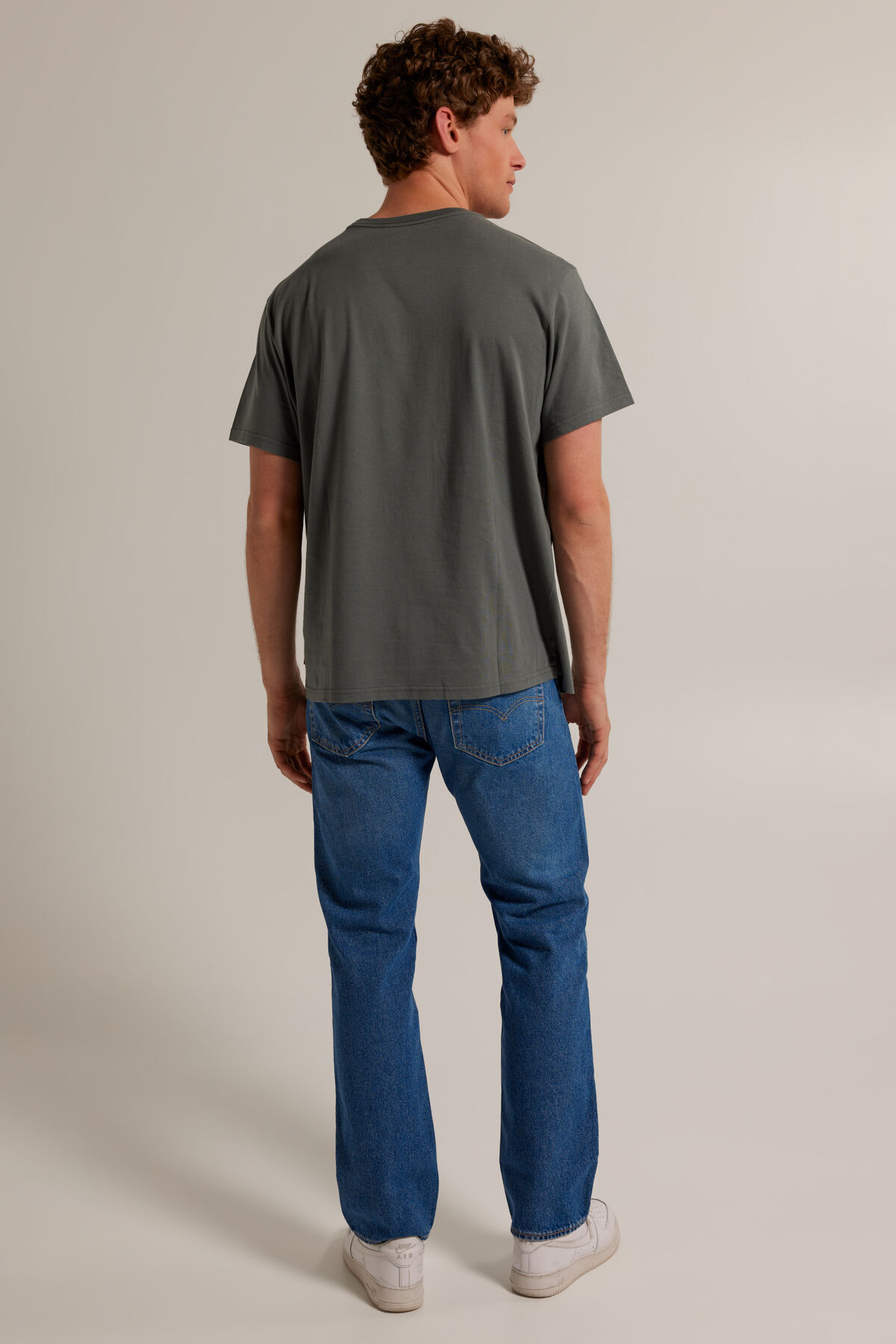 Levi's T-shirt SS relaxed tee image number 2