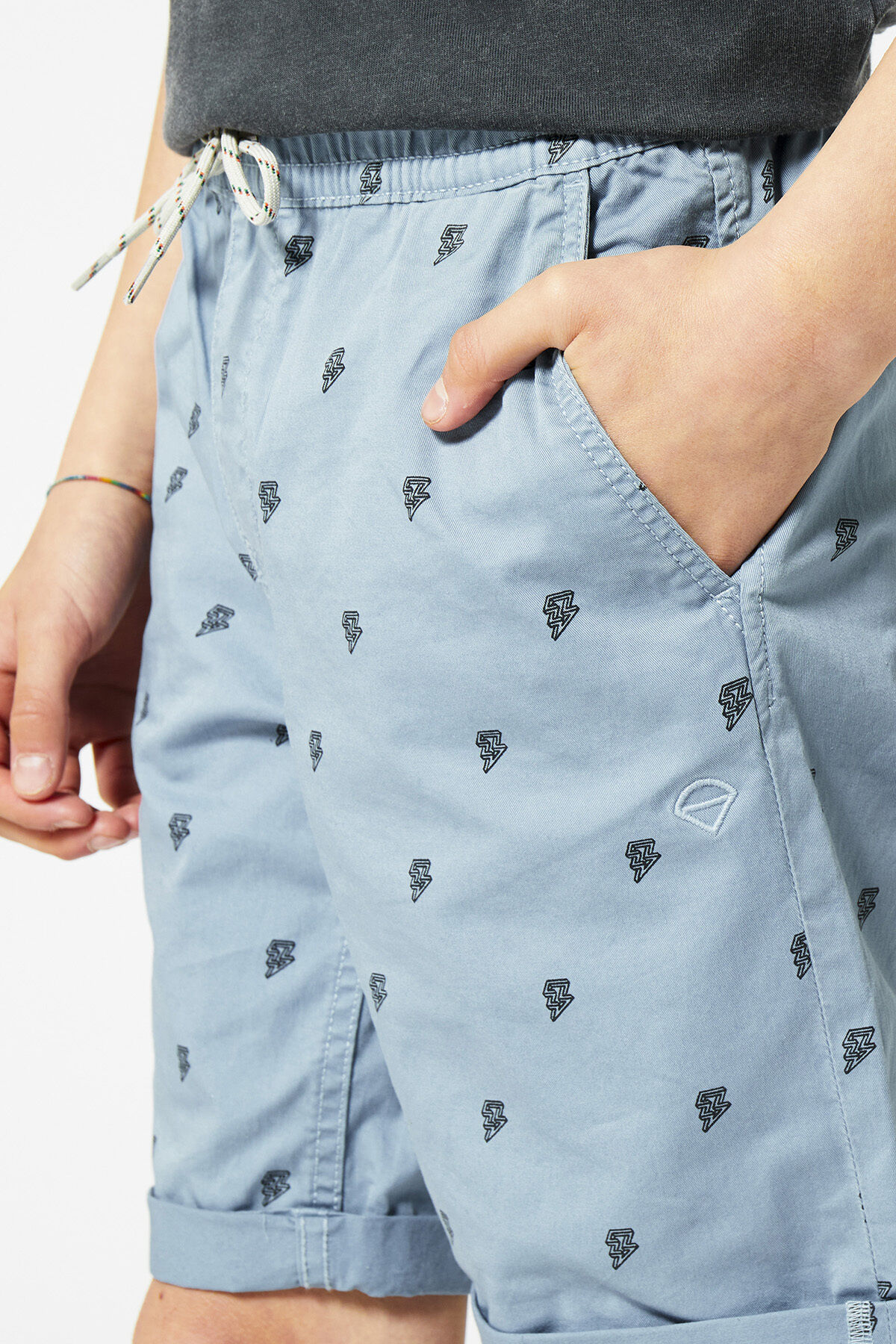 Short Nixon Jr image number 3