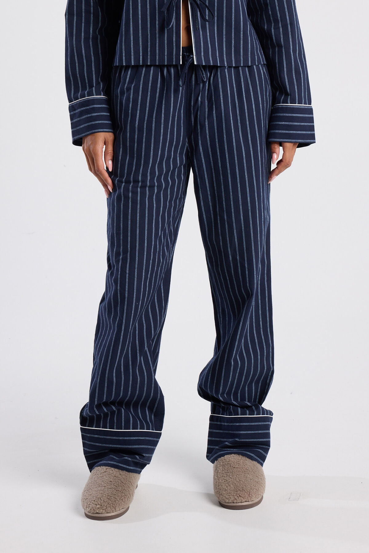 Mandy image number 0