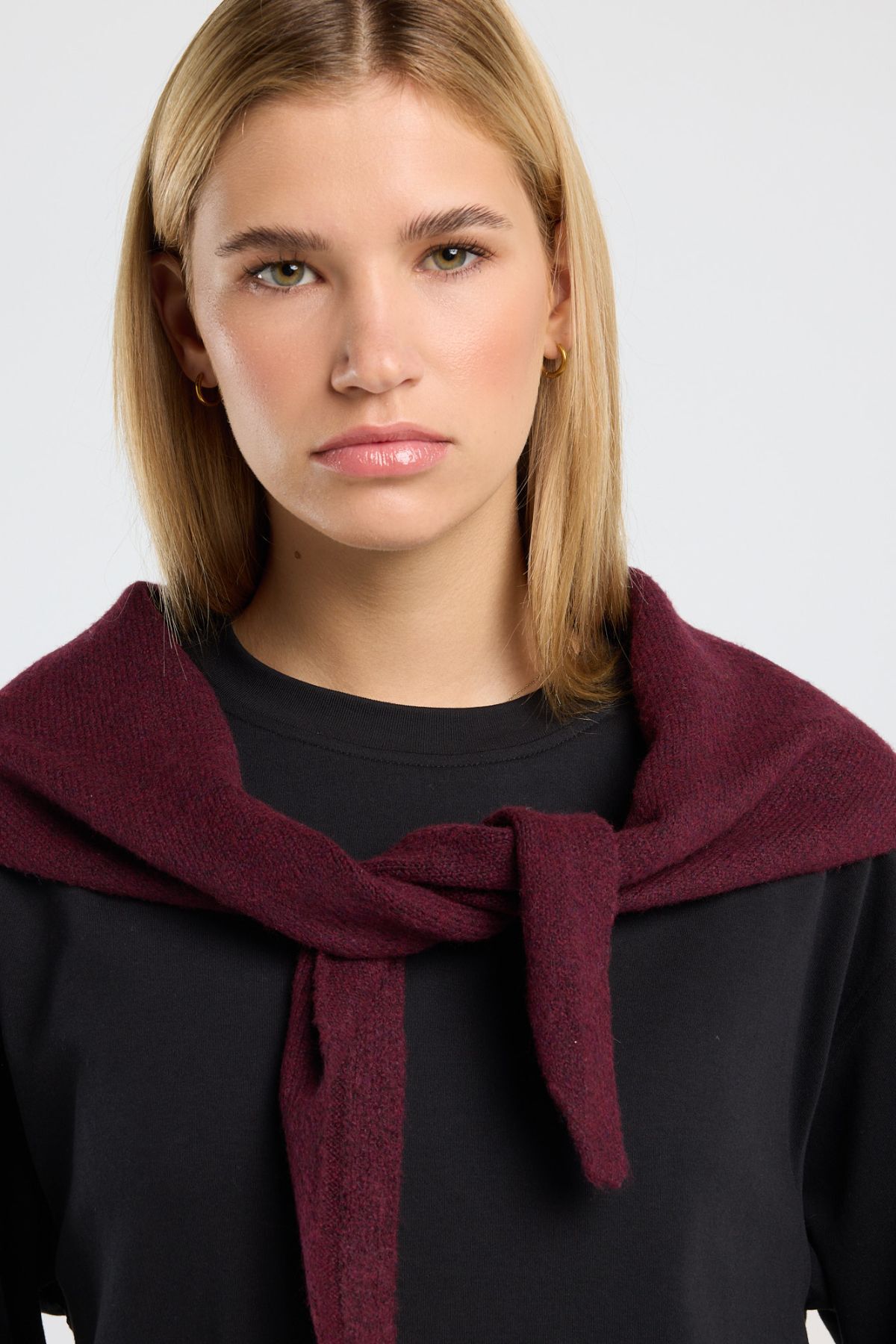Elly image number 3