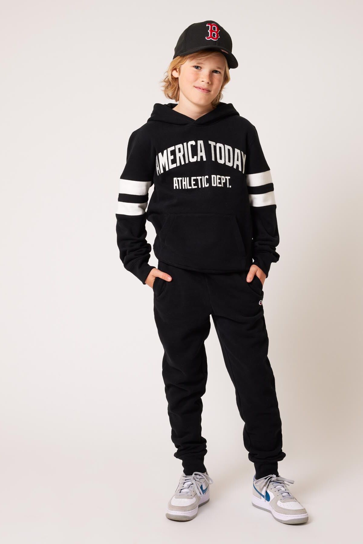 Jogging pants Cole JR image number 1