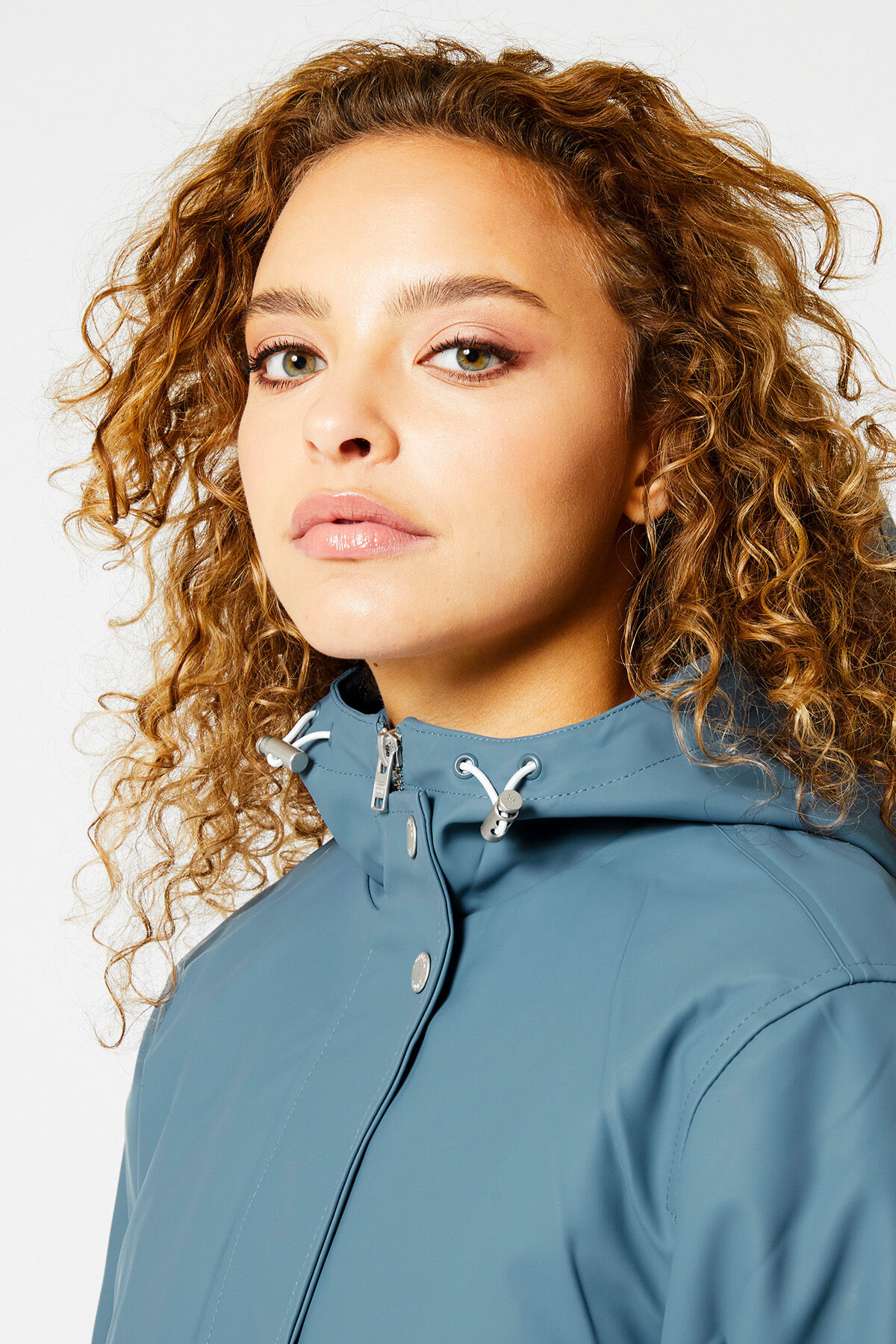 Imperm&eacute;able Janice image number 3