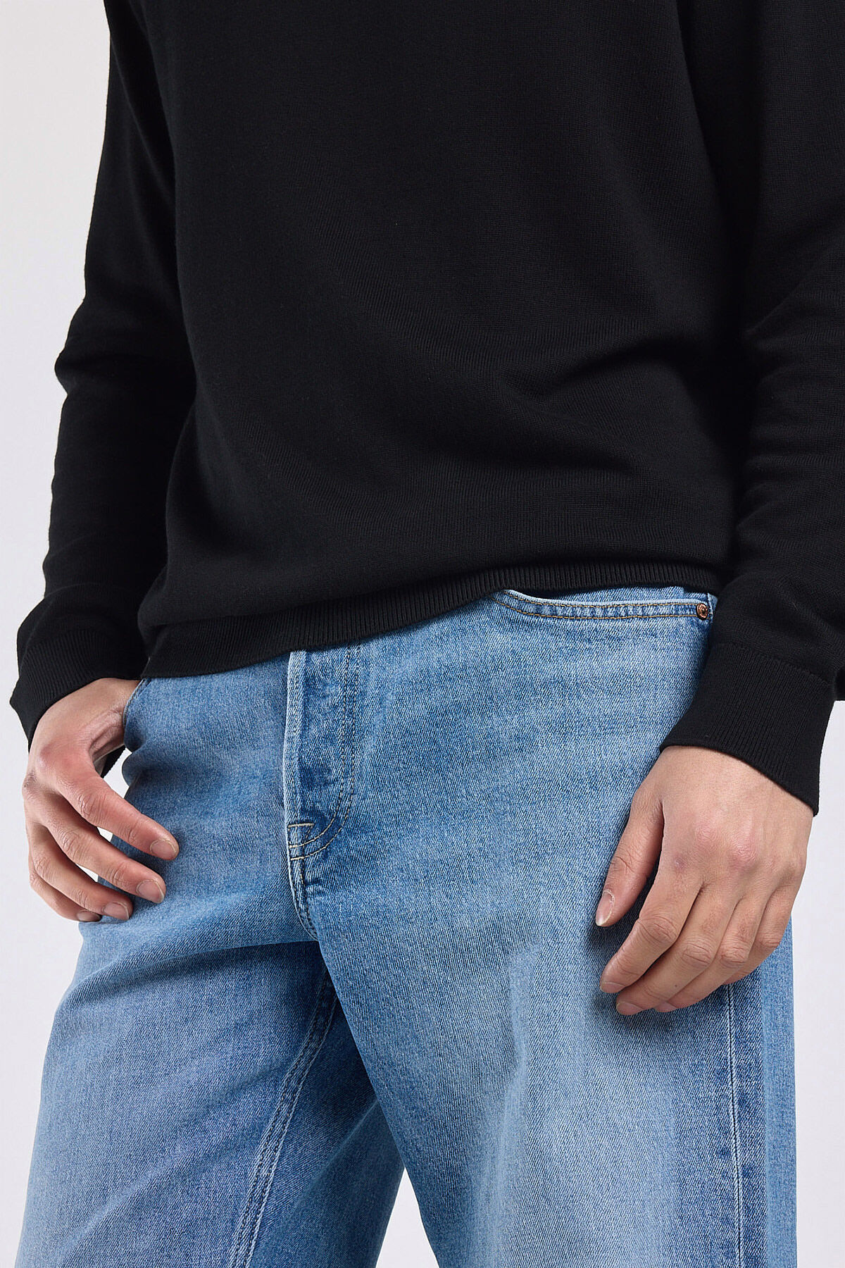 Dexter image number 3