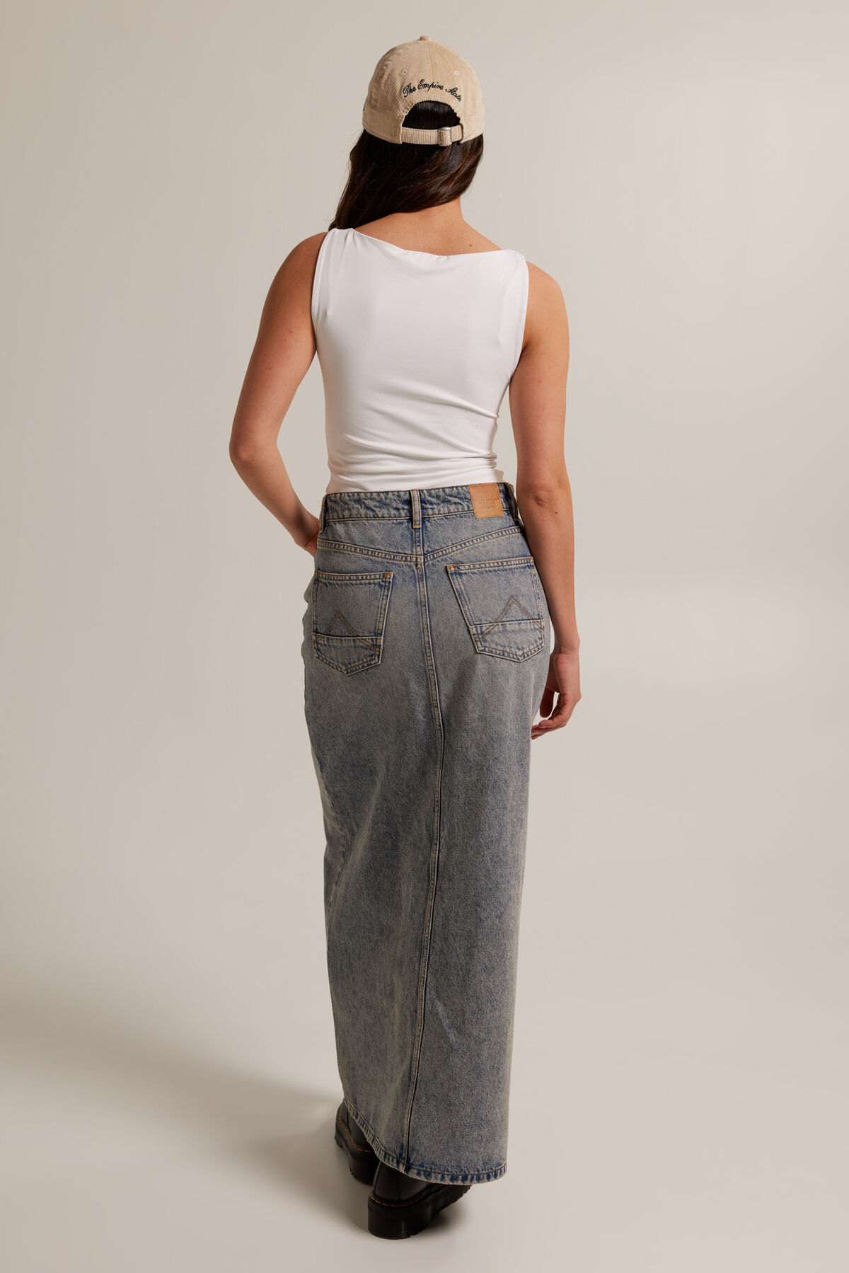 Body Genny image number 2