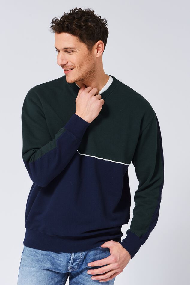 Sweater Sean image number 1
