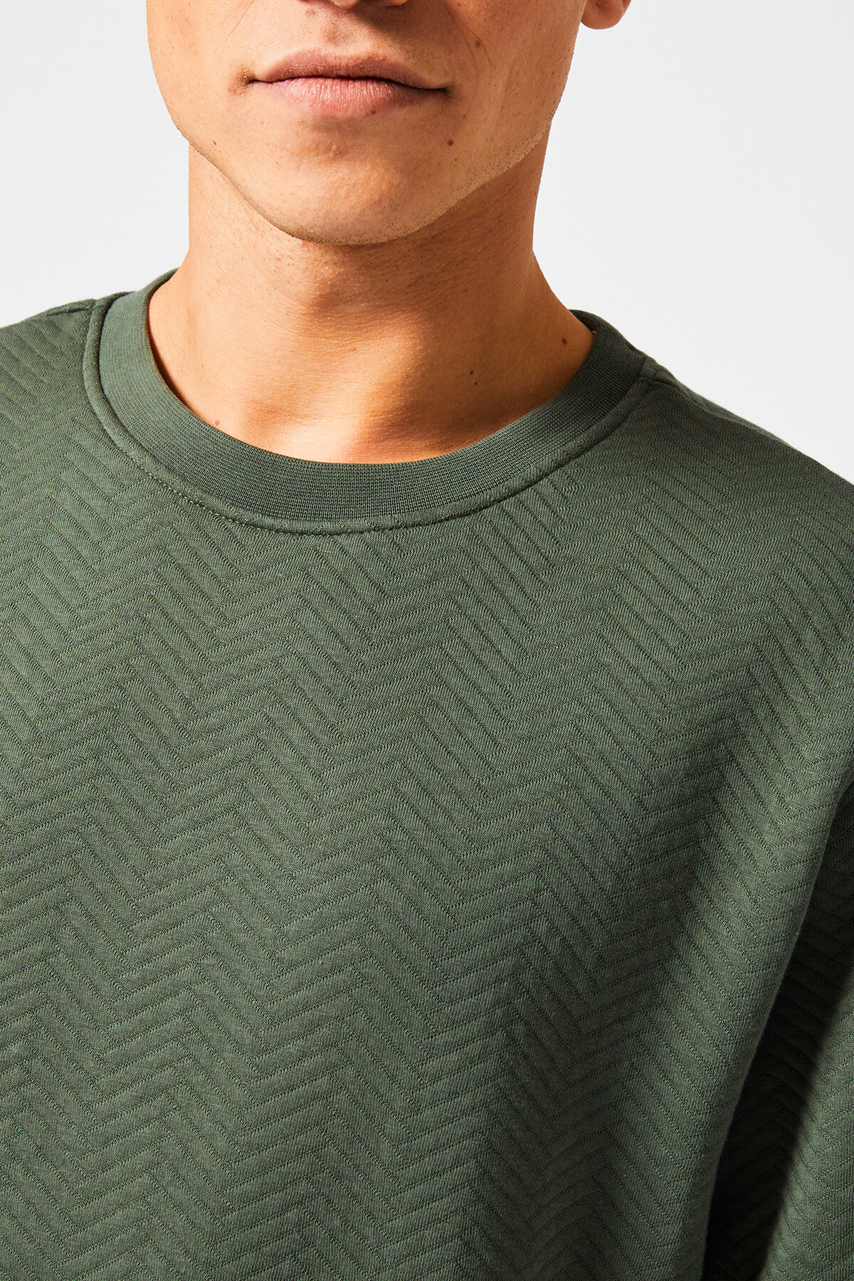 Sweater Saul image number 3