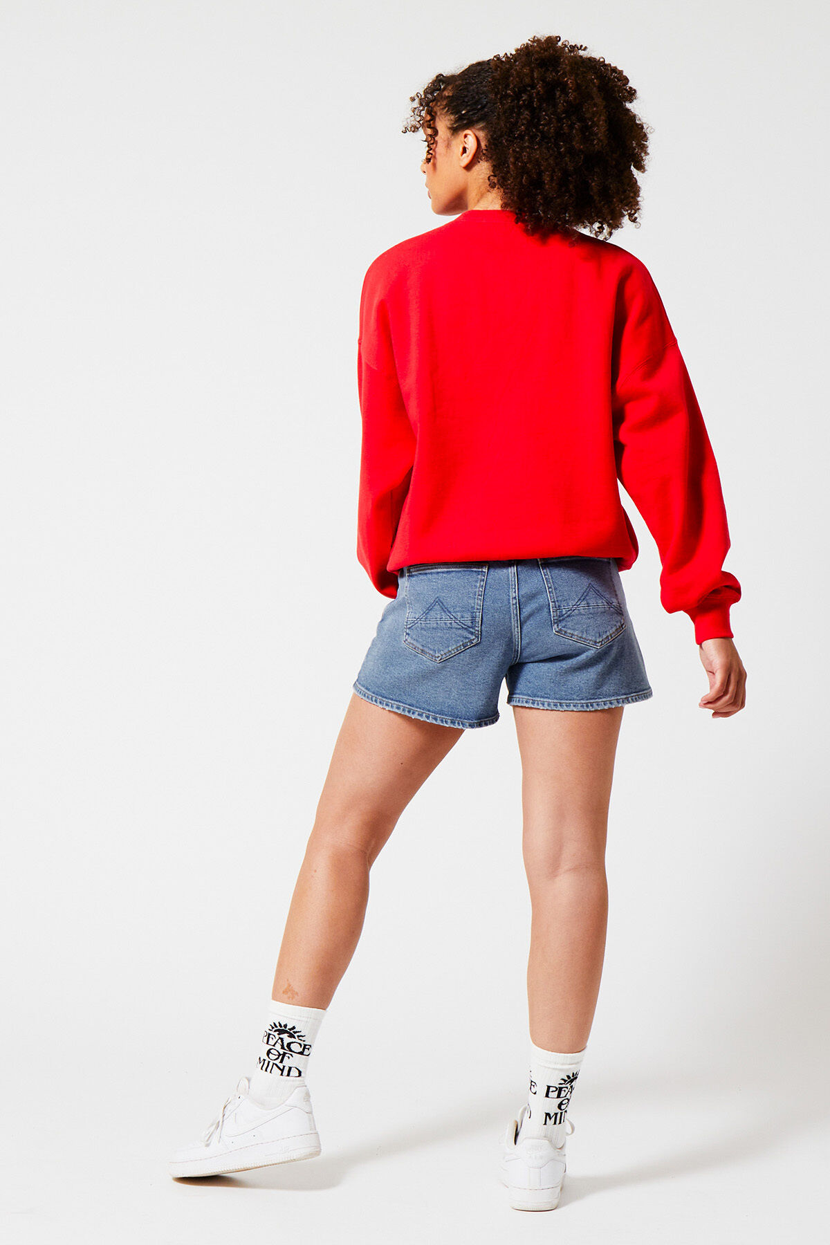 Sweater Sue image number 2