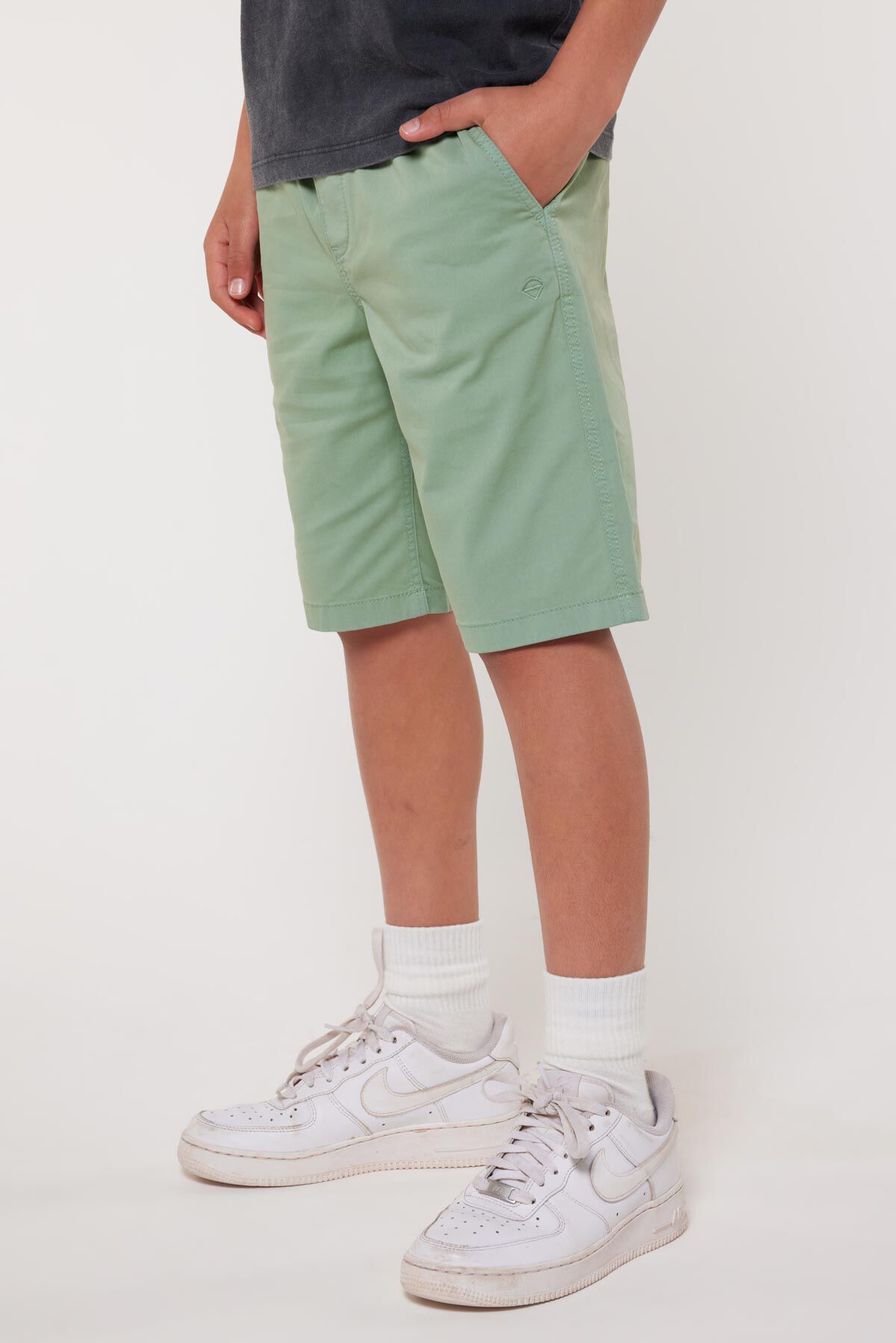 Short Nixon Jr image number 0