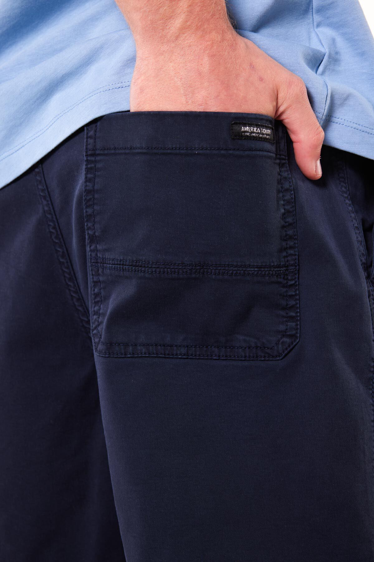 Short Niko image number 3