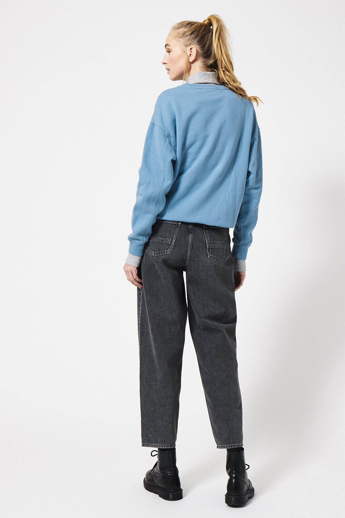 Sweater Stevie image number 2