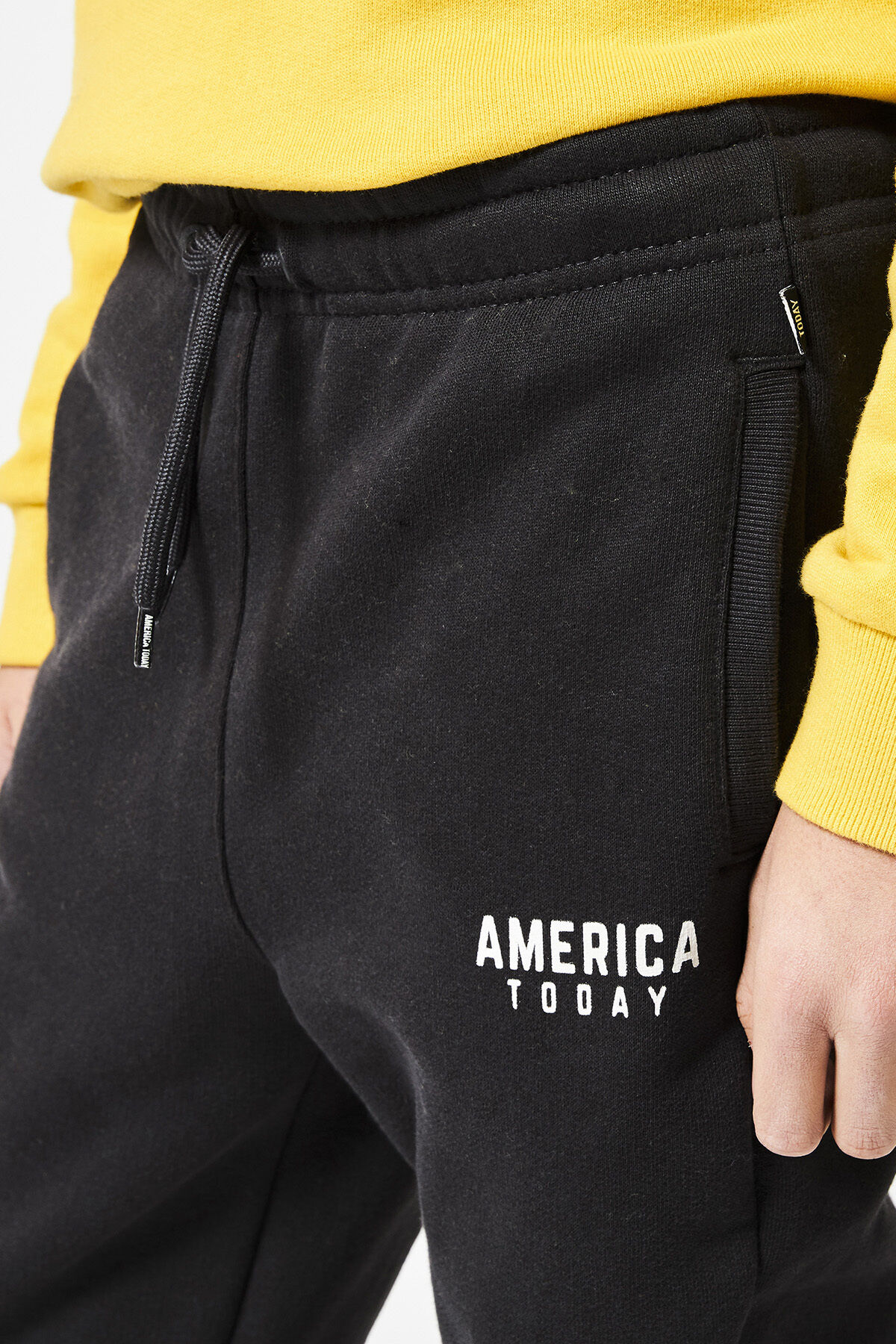 Jogginghose Connor Jr image number 3