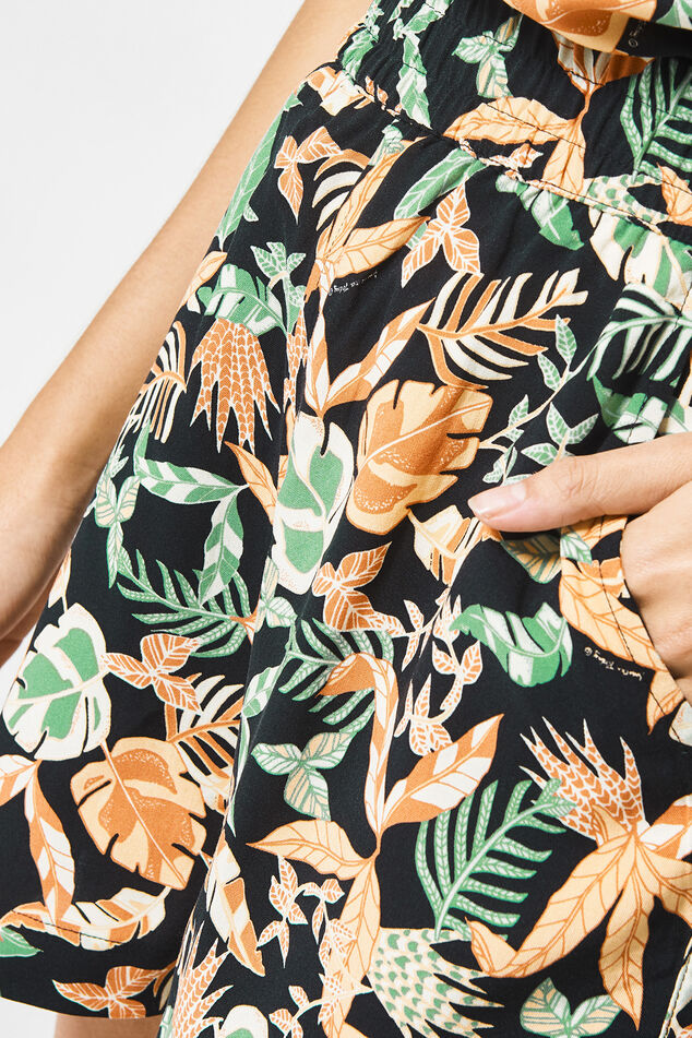 Short Nona image number 3