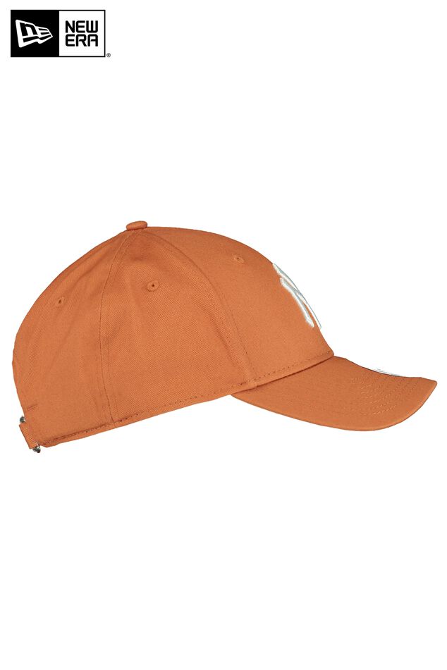 New Era League Essential 9Forty image number 1