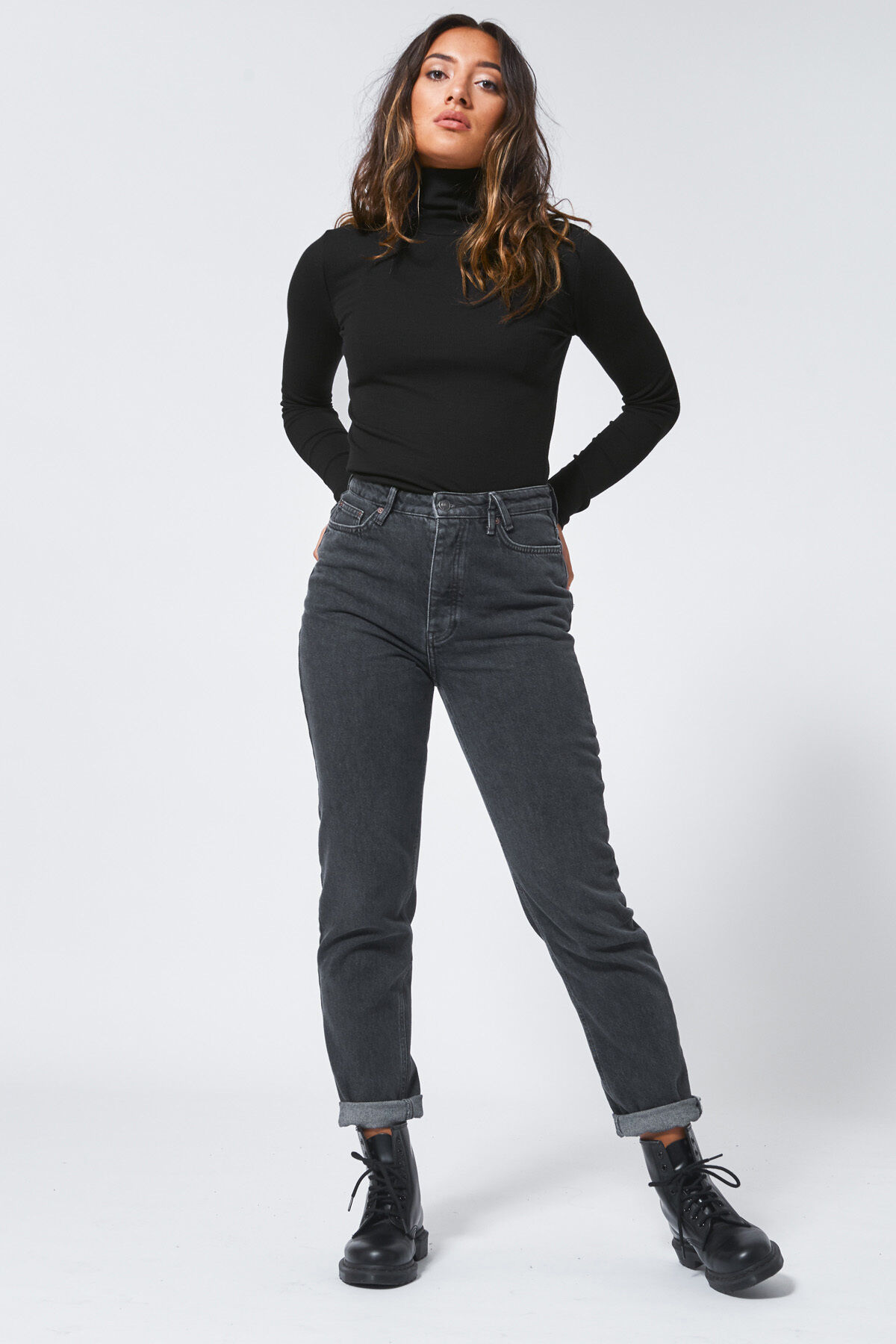 Lorrie image number 0