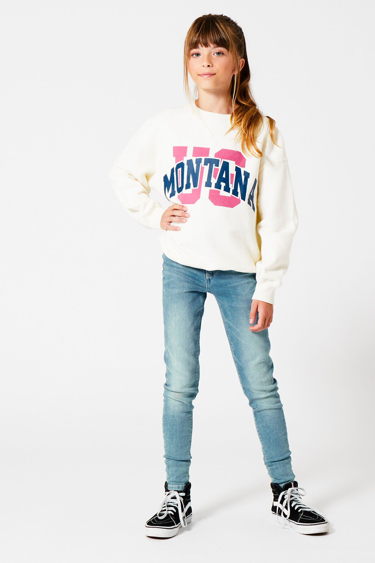 Sweater Sue Jr image number 1