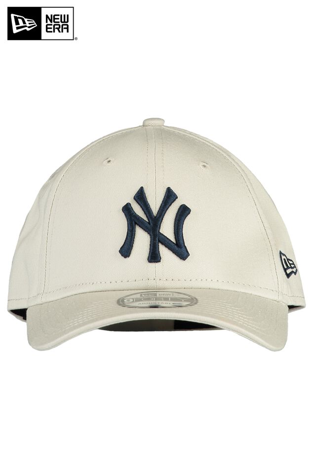 Pet League Essential 9Forty image number 0