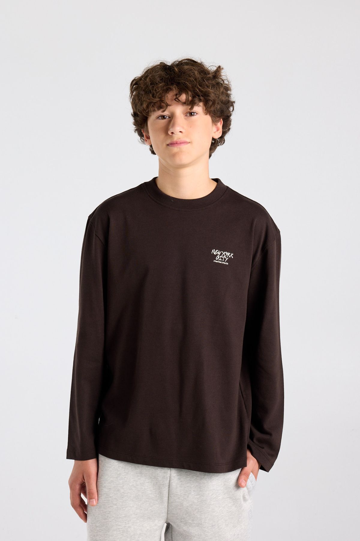Levin Jr image number 0