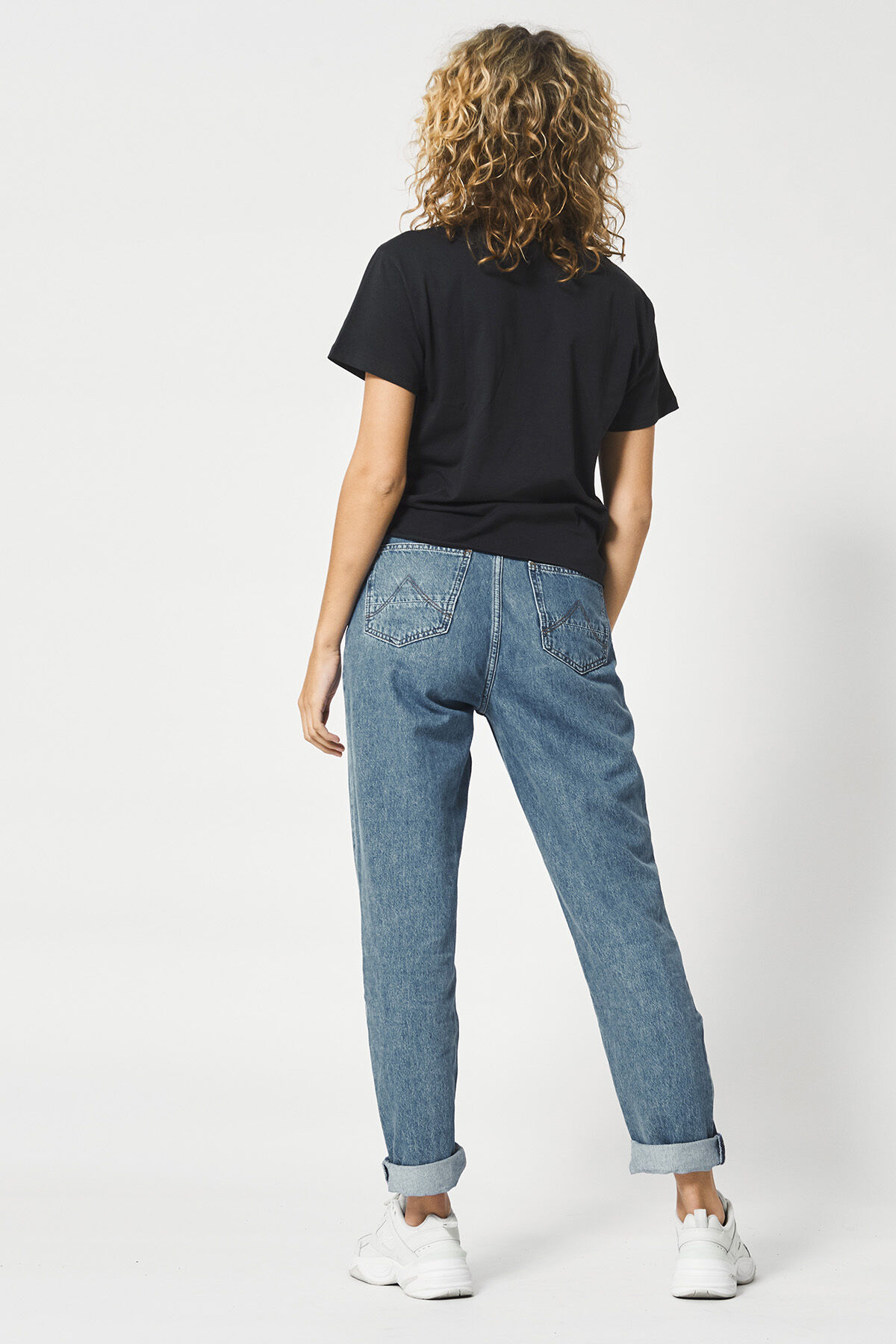 Jadan B image number 2