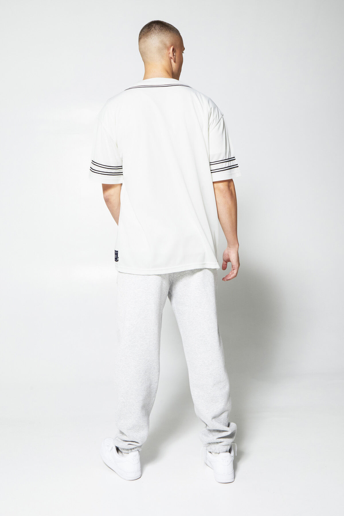 Elrow image number 2