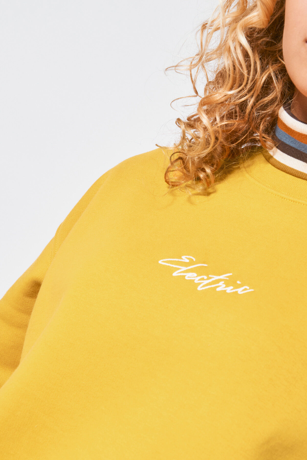 Sweat Scarlett image number 3