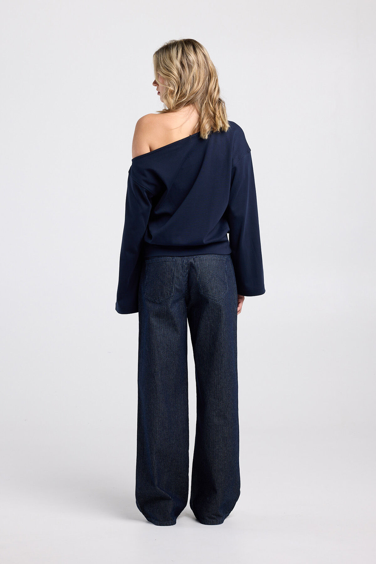 Leila image number 2